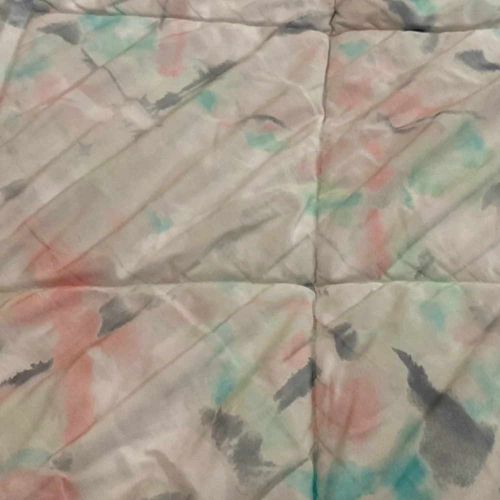 Soft Pastel Watercolor Quilt - White/Pink/Blue